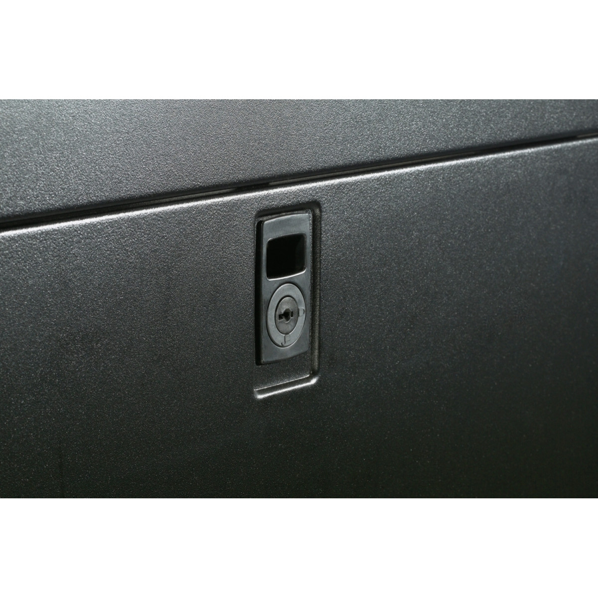 SX 42U 750W x 1070D Rack W/out Sides Blk
